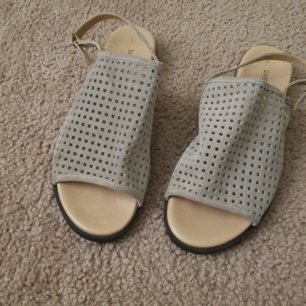 Super cute peep toe!